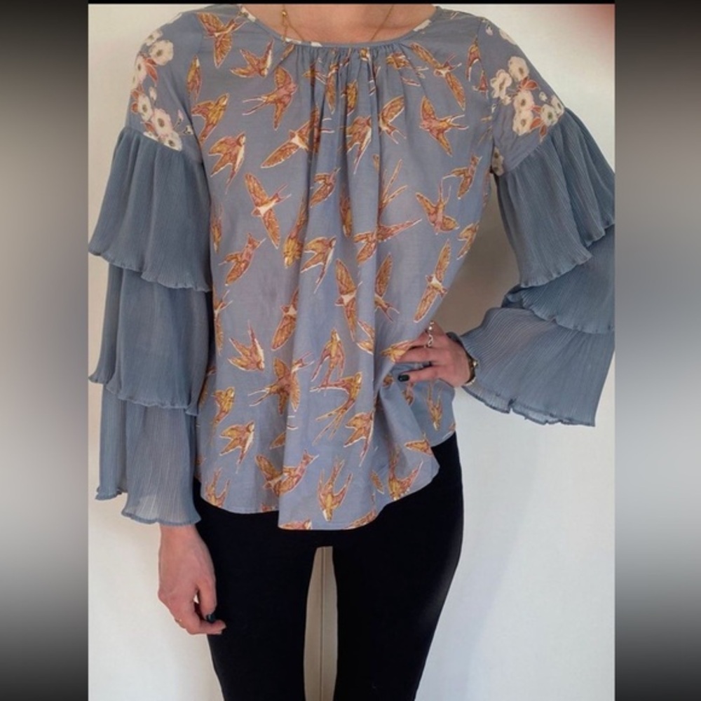 By TIMO Blue Tiered Ruffle Sleeve Floral Bird Print Blouse size medium
